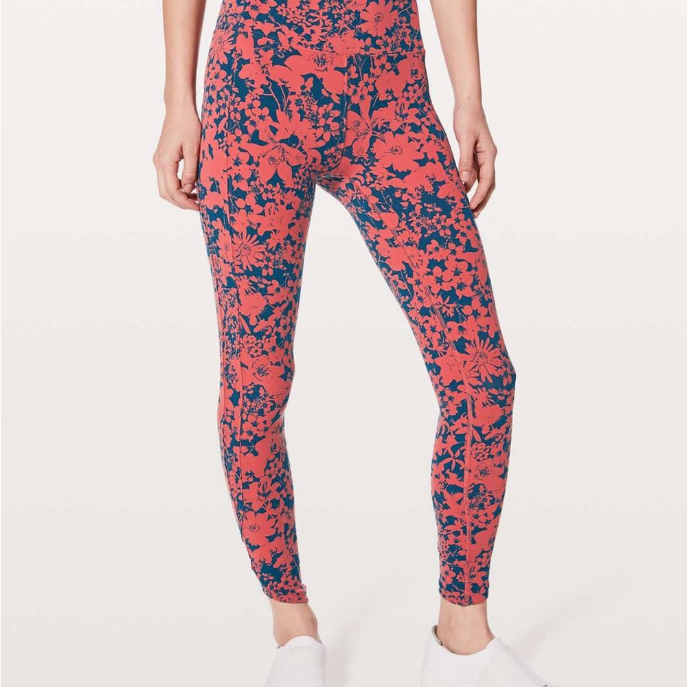 Lululemon Final Lap Crop - Size 12 - Picture 3 of 15